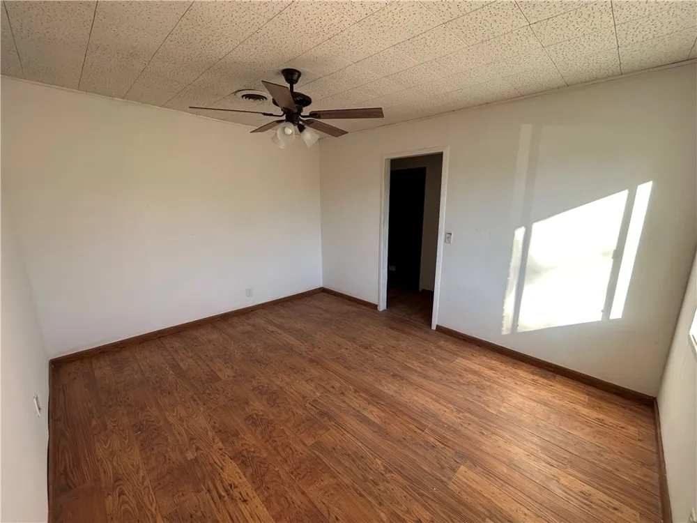516 Stinson Street Freer, TX 78357