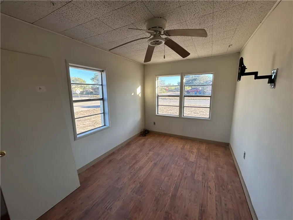 516 Stinson Street Freer, TX 78357