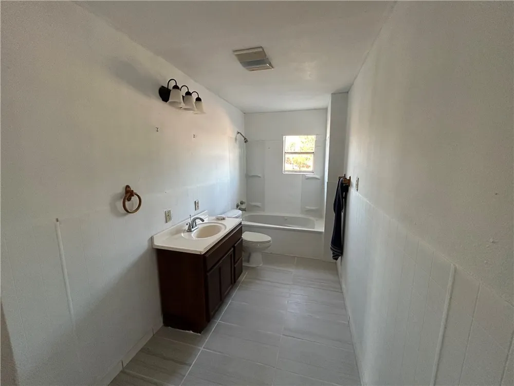 516 Stinson Street Freer, TX 78357