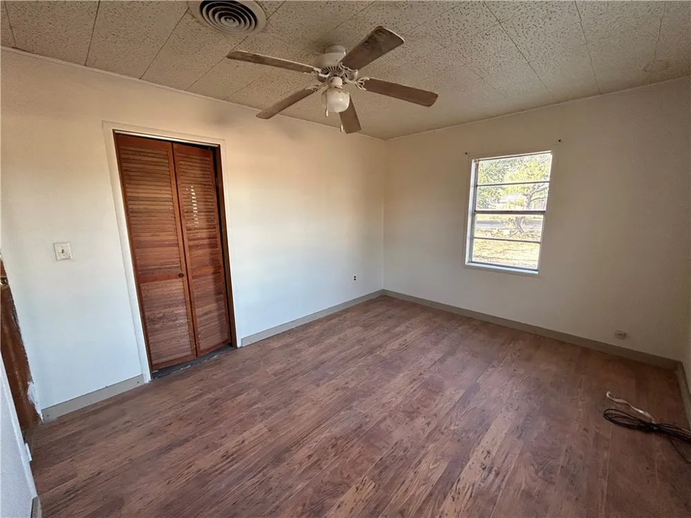 516 Stinson Street Freer, TX 78357