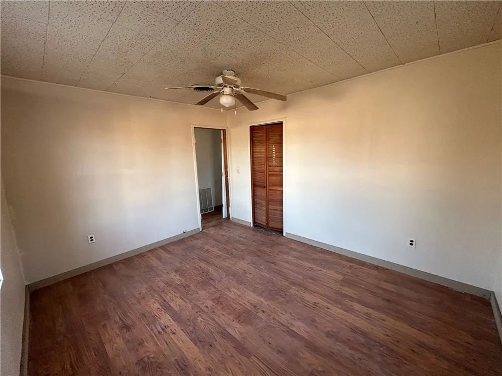 516 Stinson Street Freer, TX 78357