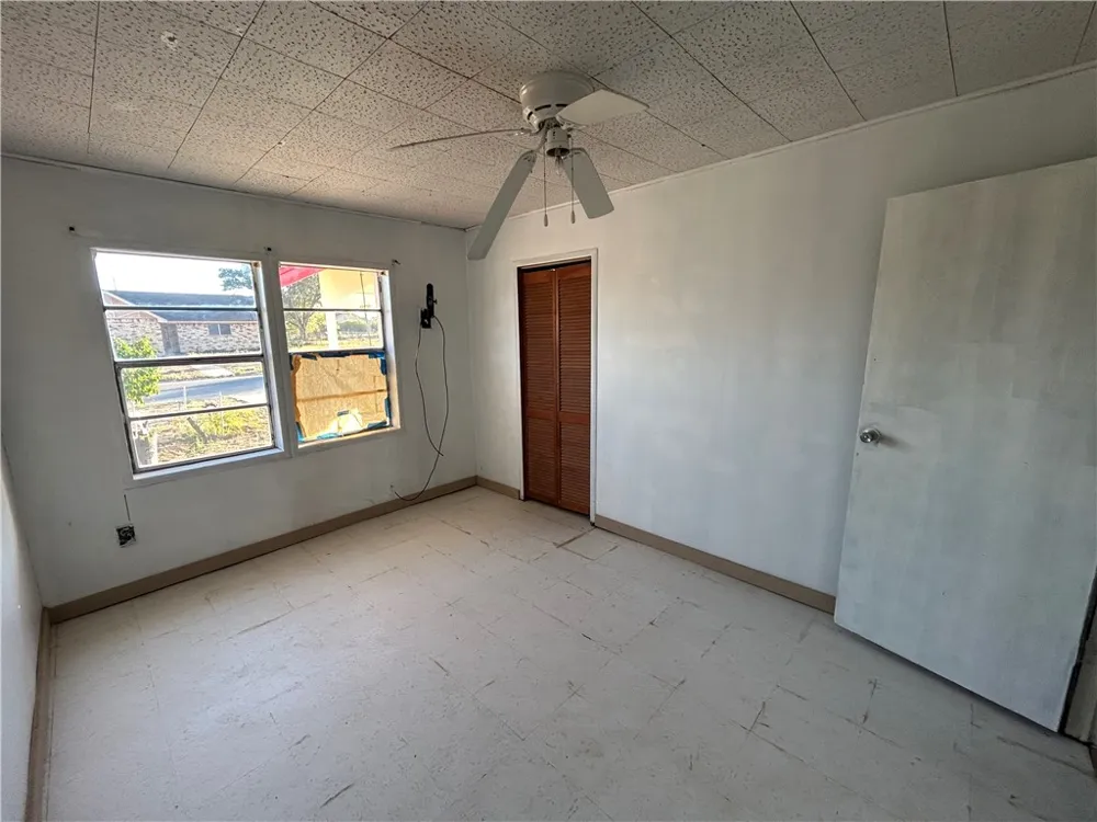 516 Stinson Street Freer, TX 78357