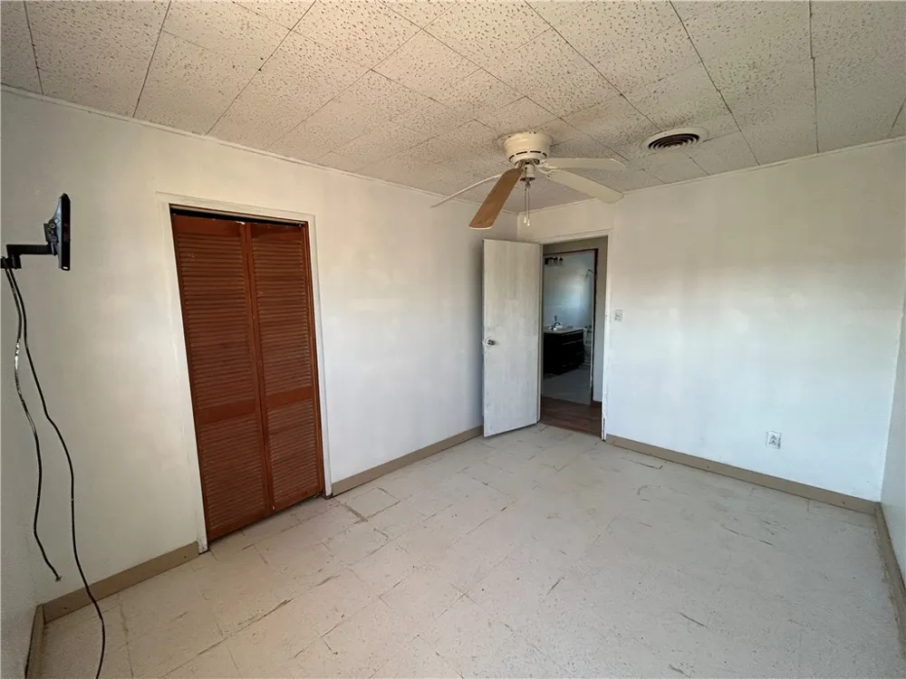 516 Stinson Street Freer, TX 78357