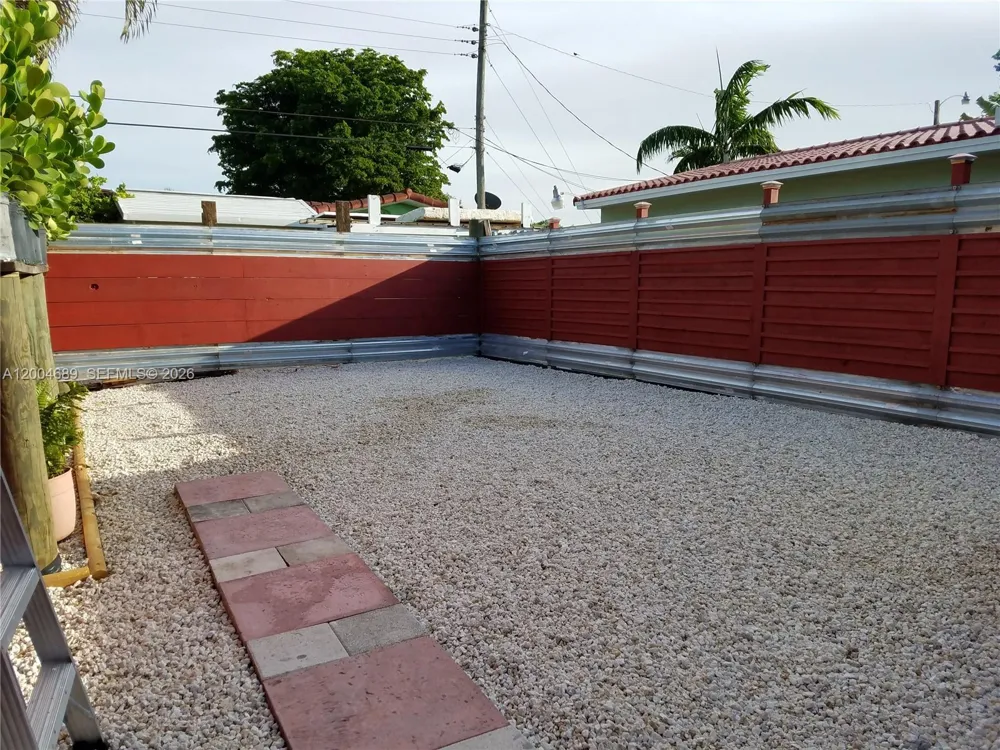 Address Not Shown South Miami, FL 33143