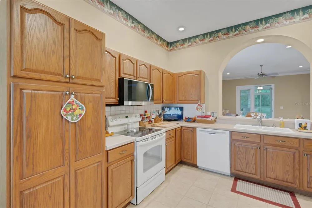 6560 LAKE CLARK DRIVE Lakeland, FL 33813