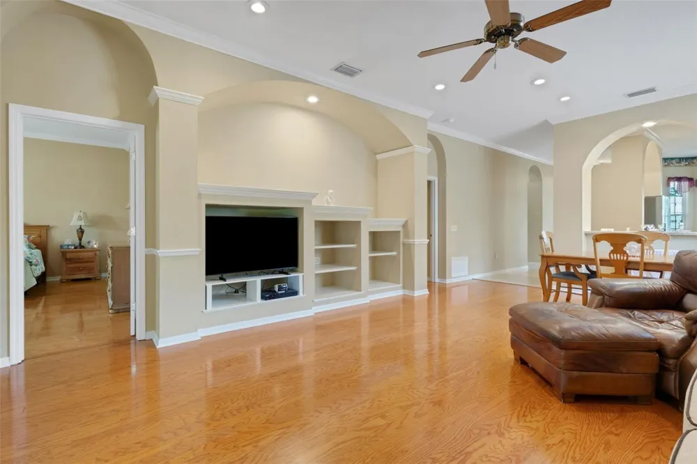 6560 LAKE CLARK DRIVE Lakeland, FL 33813