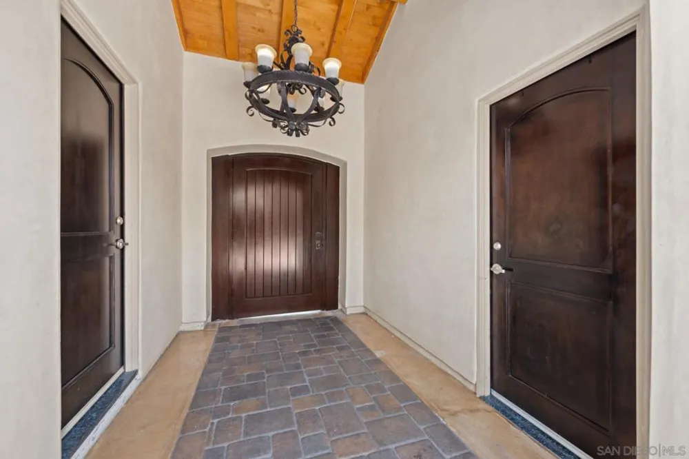1541 Country Vistas Bonita, CA 91902
