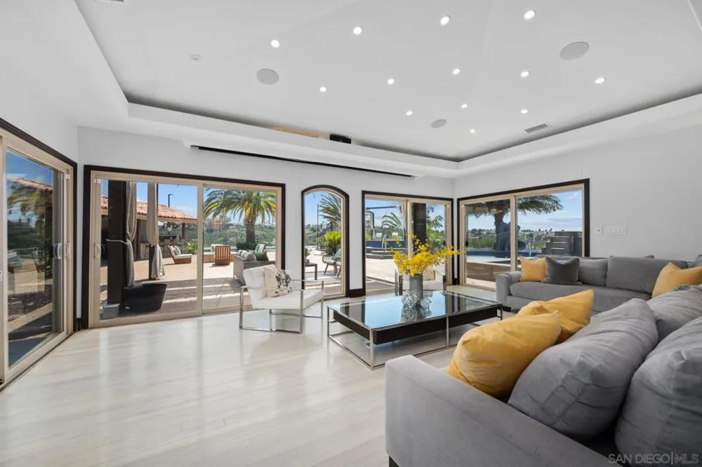 1541 Country Vistas Bonita, CA 91902