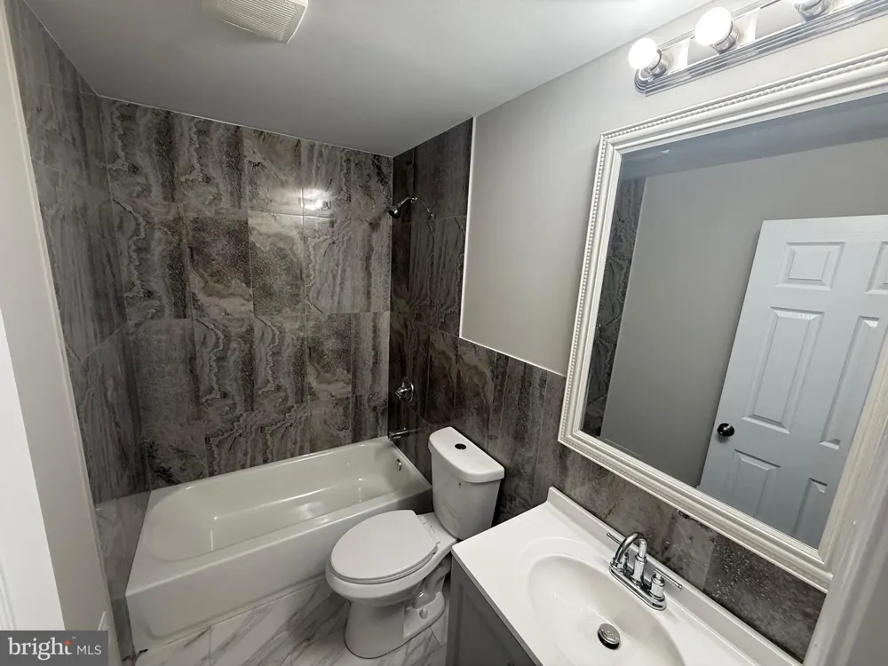 5946 CAMAC STREET Philadelphia, PA 19141