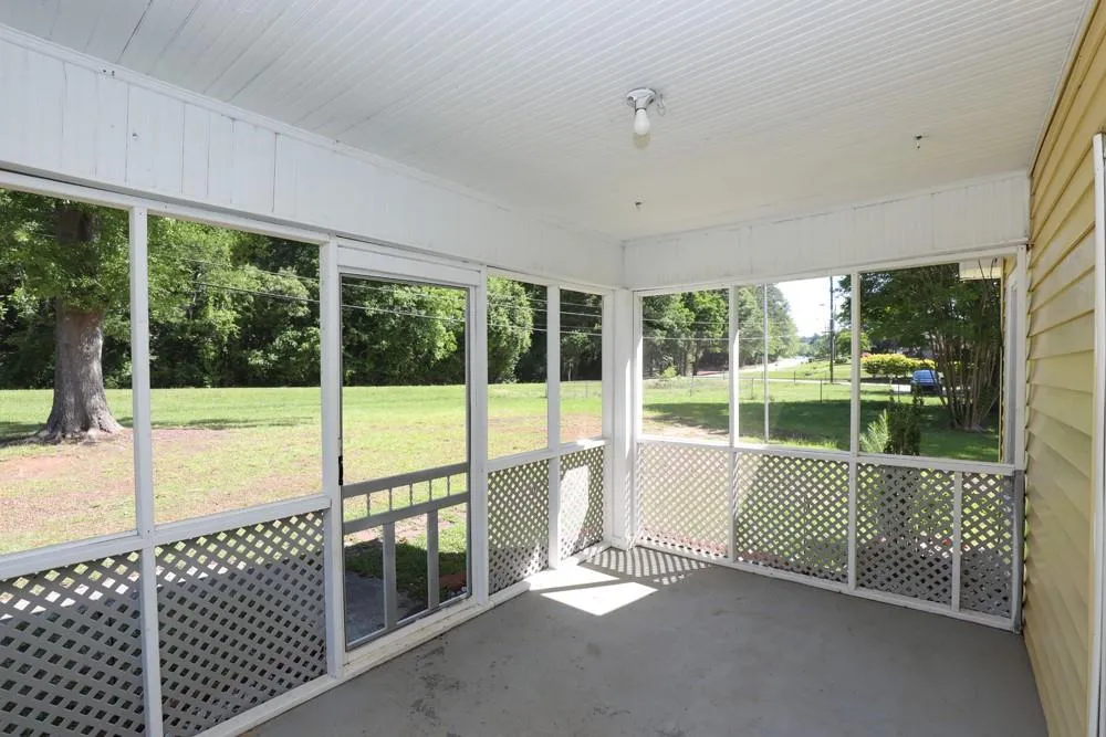 1186 E Tugalo Street Toccoa, GA 30577