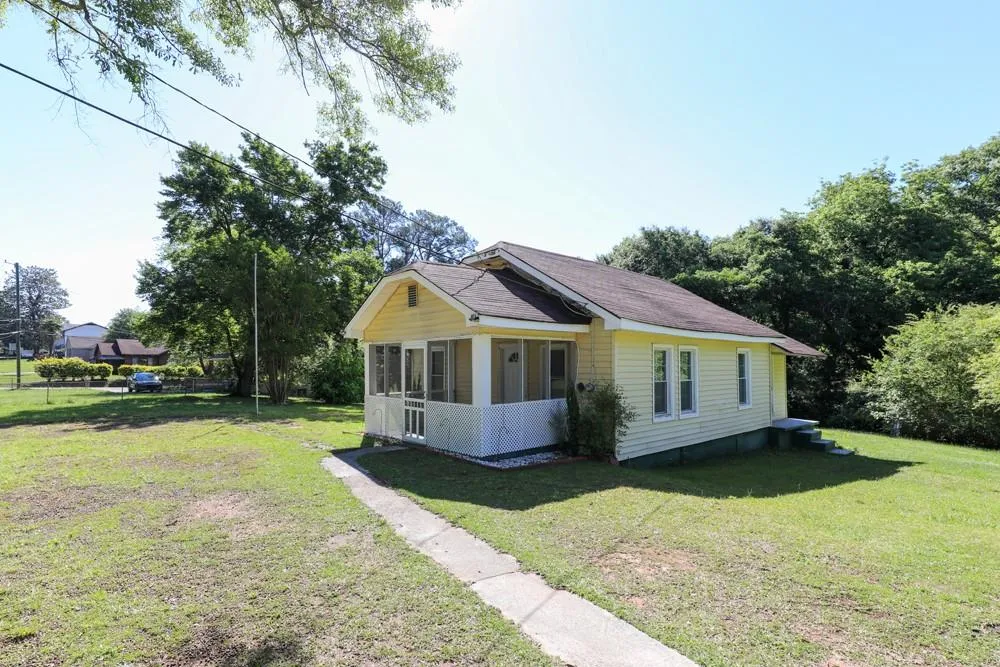 1186 E Tugalo Street Toccoa, GA 30577