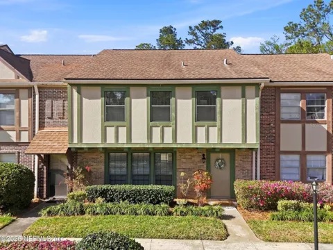 8153 SUTTON PLACE