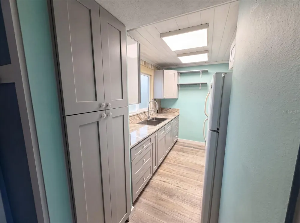 1303 S HERCULES AVENUE #6 Clearwater, FL 33764