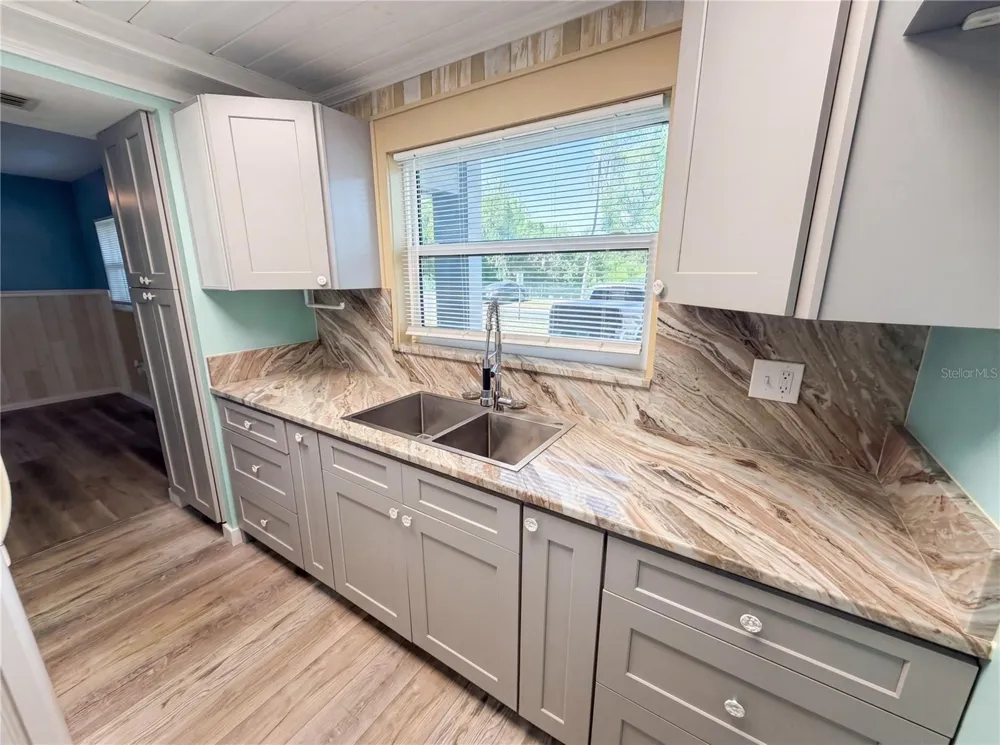 1303 S HERCULES AVENUE #6 Clearwater, FL 33764