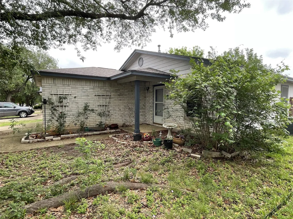 110 Brentwood Drive Leander, TX 78641