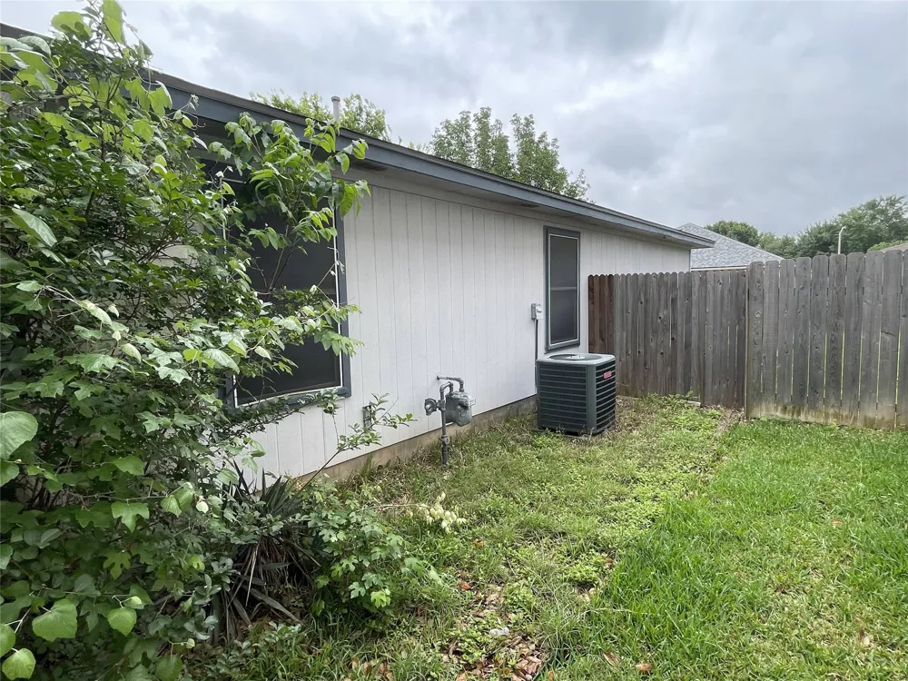 110 Brentwood Drive Leander, TX 78641