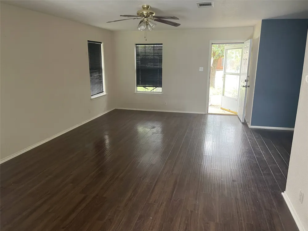 110 Brentwood Drive Leander, TX 78641