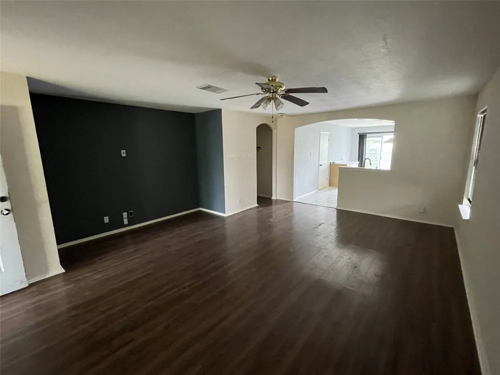 110 Brentwood Drive Leander, TX 78641