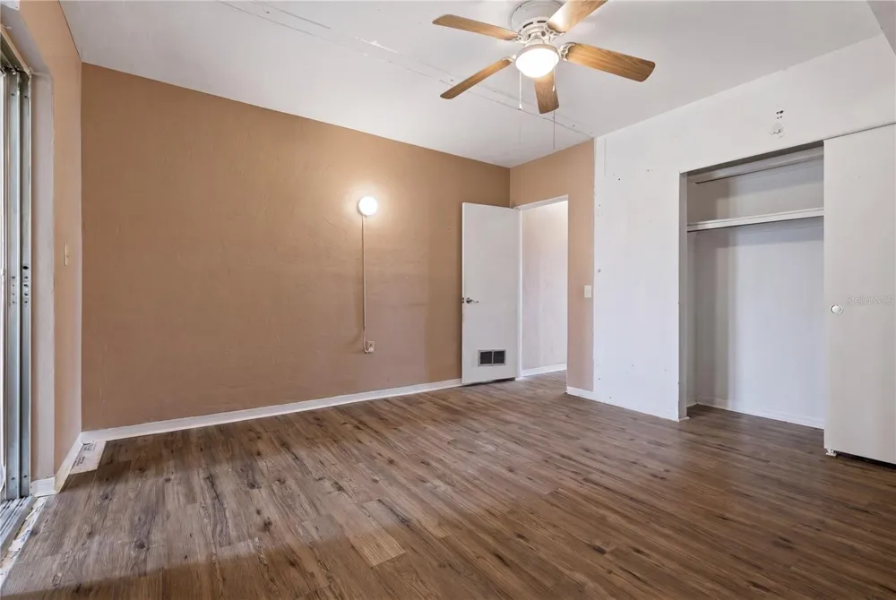 4325 58TH WAY #1525 Kenneth City, FL 33709