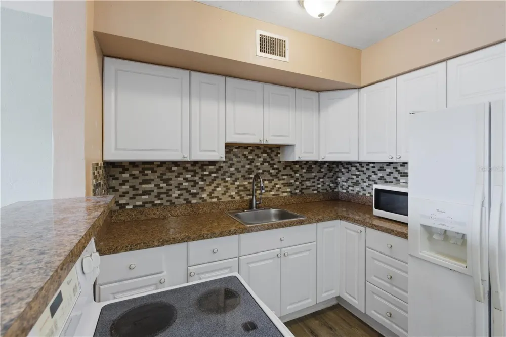 4325 58TH WAY #1525 Kenneth City, FL 33709