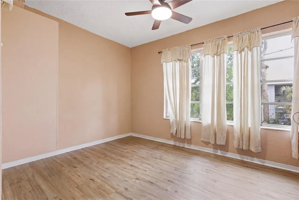 4325 58TH WAY #1525 Kenneth City, FL 33709