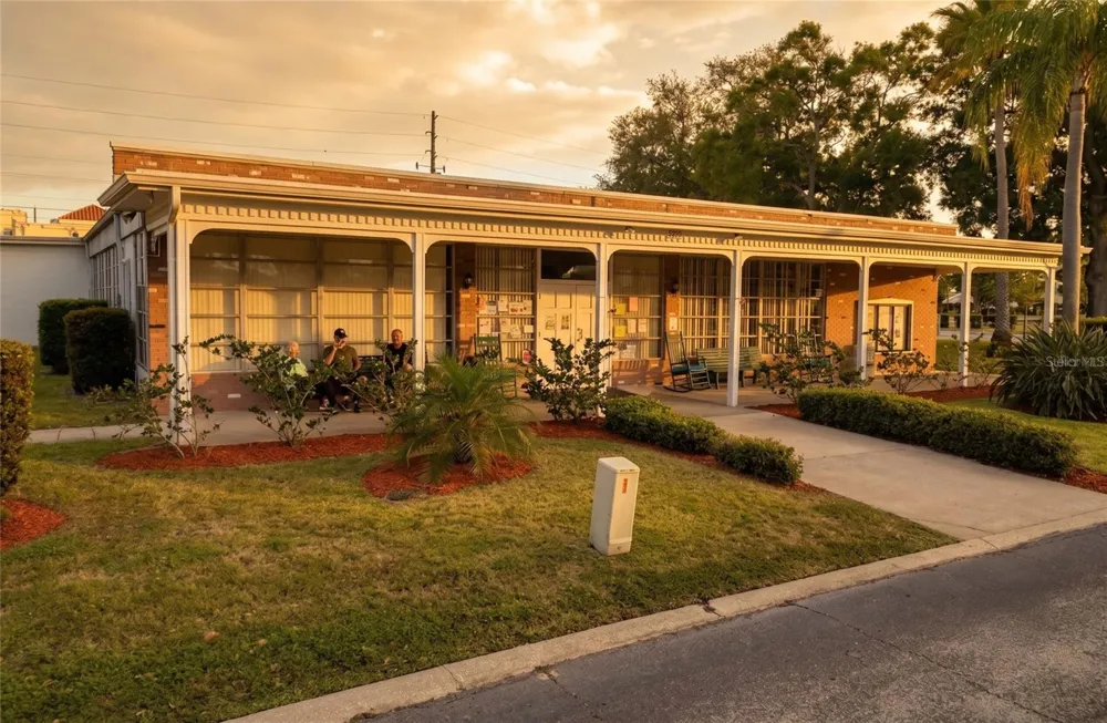 4325 58TH WAY #1525 Kenneth City, FL 33709
