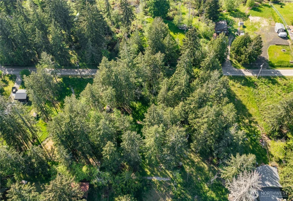 905 E Madrona Boulevard NW Lakebay, WA 98349