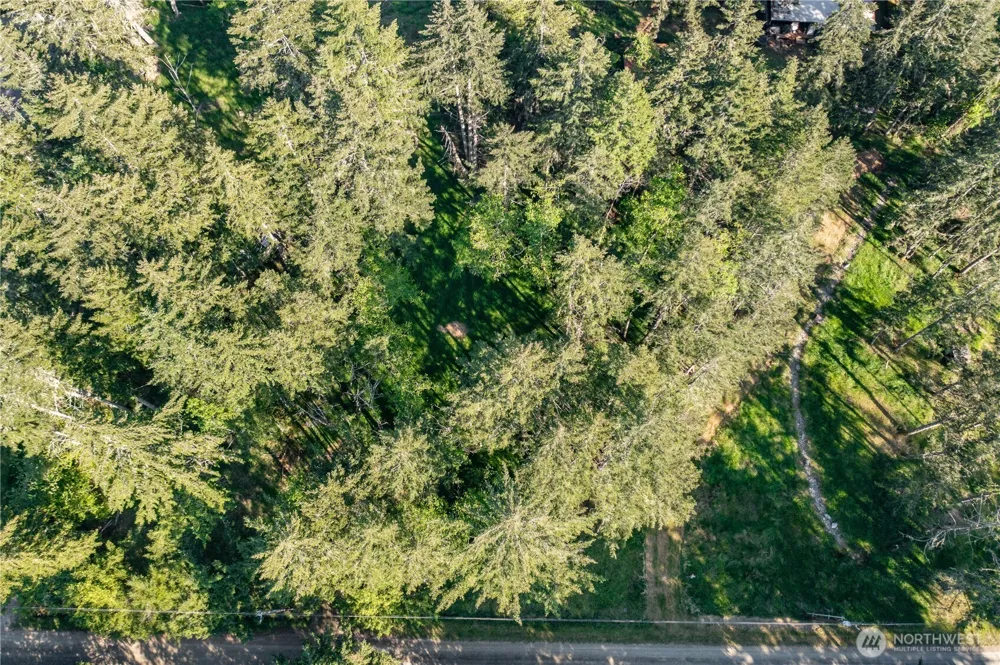 905 E Madrona Boulevard NW Lakebay, WA 98349