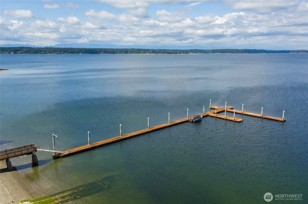 905 E Madrona Boulevard NW Lakebay, WA 98349