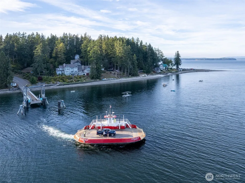 905 E Madrona Boulevard NW Lakebay, WA 98349