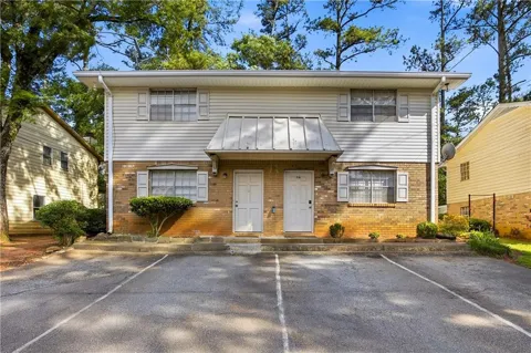936 Six Oaks Circle #A