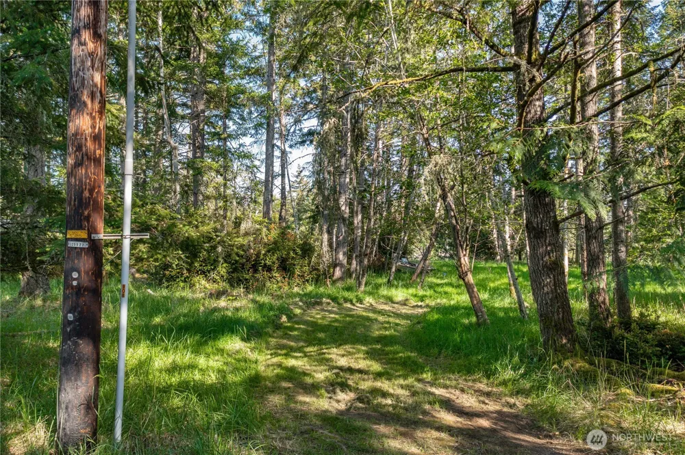907 E Madrona Boulevard NW Lakebay, WA 98349