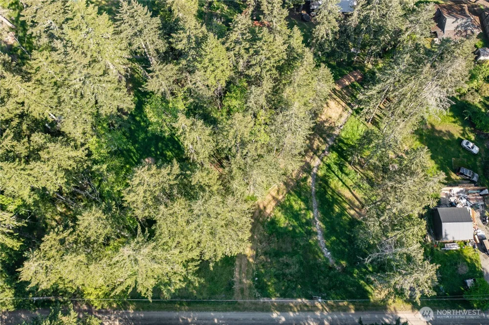 907 E Madrona Boulevard NW Lakebay, WA 98349