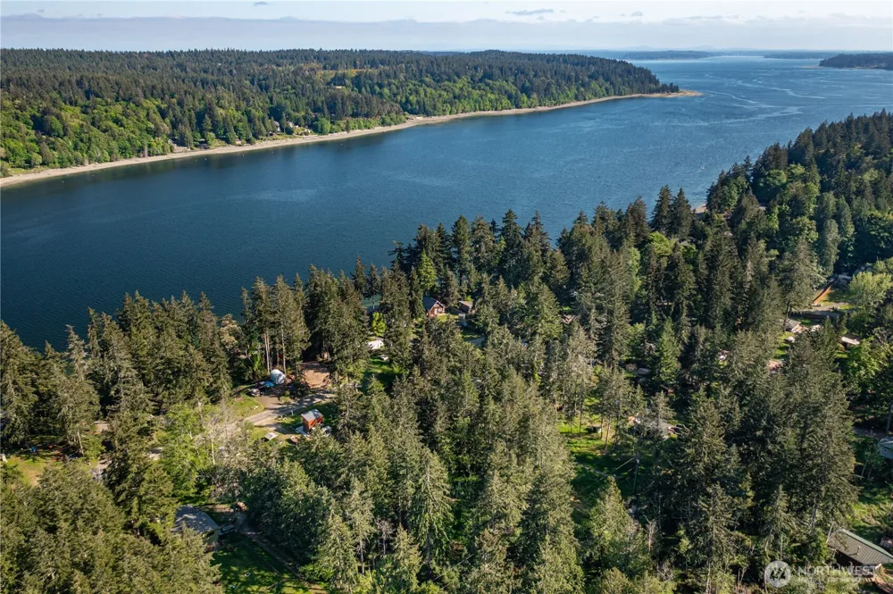 907 E Madrona Boulevard NW Lakebay, WA 98349