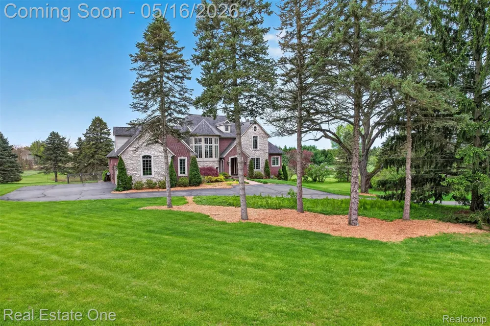 60675 Pontiac Trail Lyon Charter Township, MI 48165