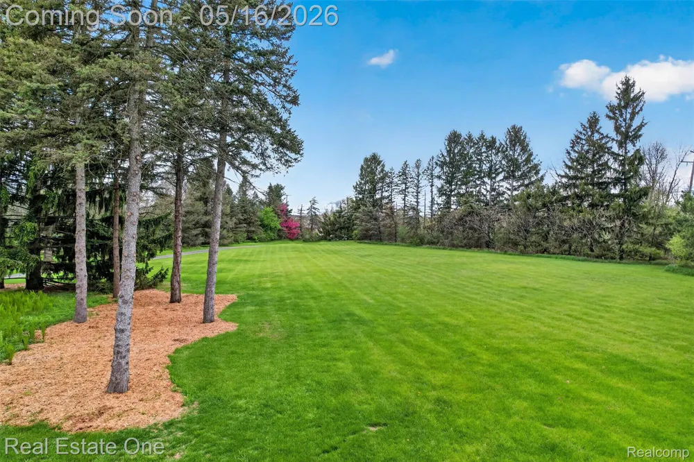 60675 Pontiac Trail Lyon Charter Township, MI 48165