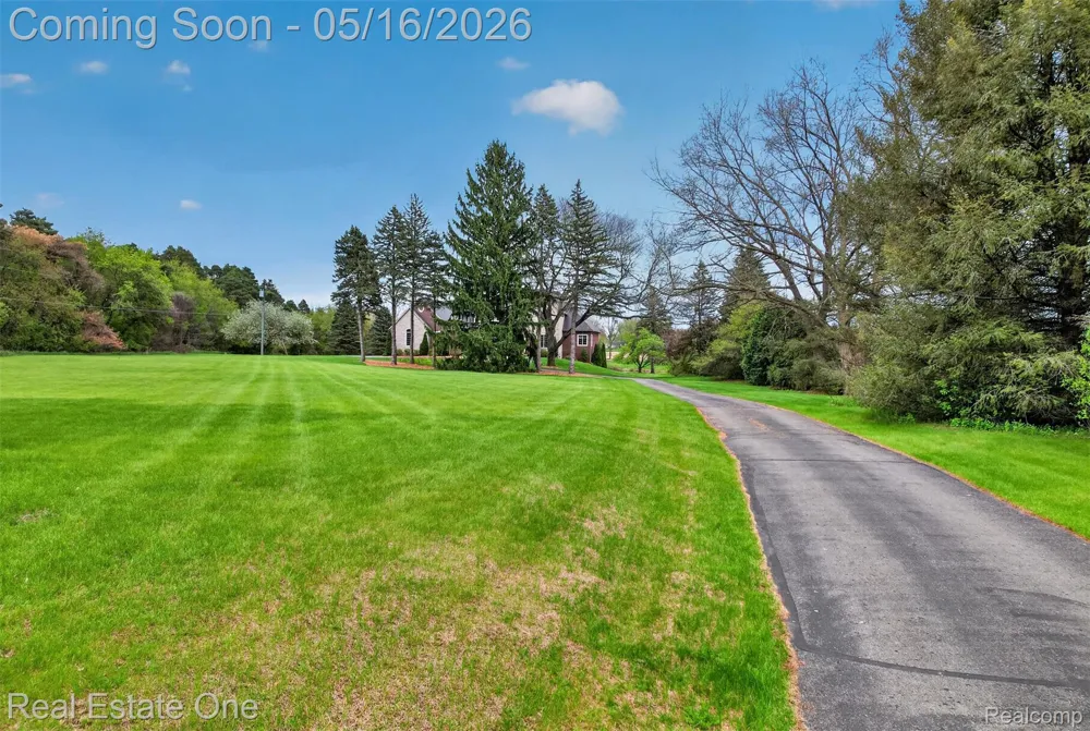 60675 Pontiac Trail Lyon Charter Township, MI 48165