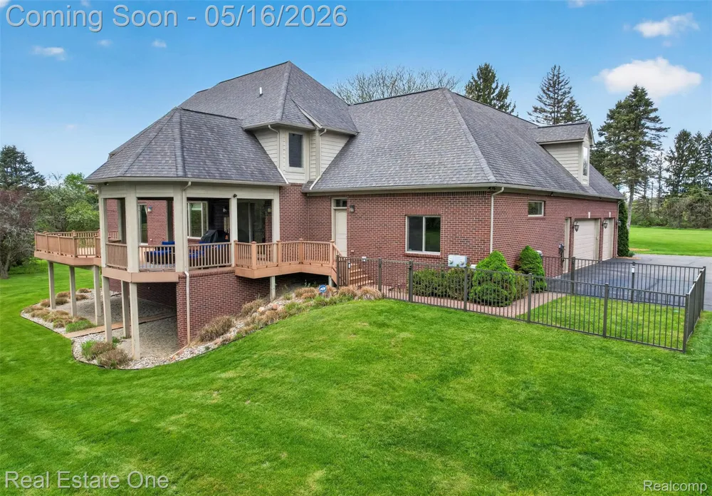 60675 Pontiac Trail Lyon Charter Township, MI 48165