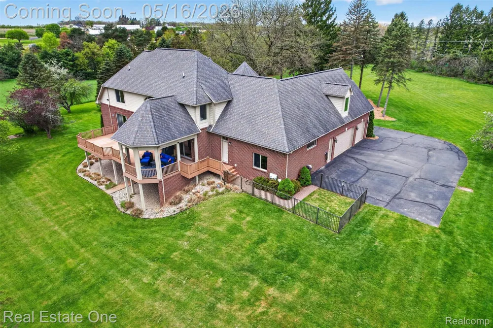 60675 Pontiac Trail Lyon Charter Township, MI 48165