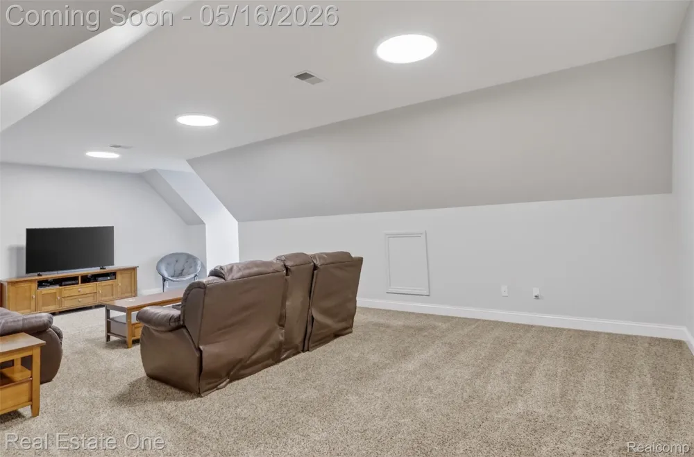 60675 Pontiac Trail Lyon Charter Township, MI 48165