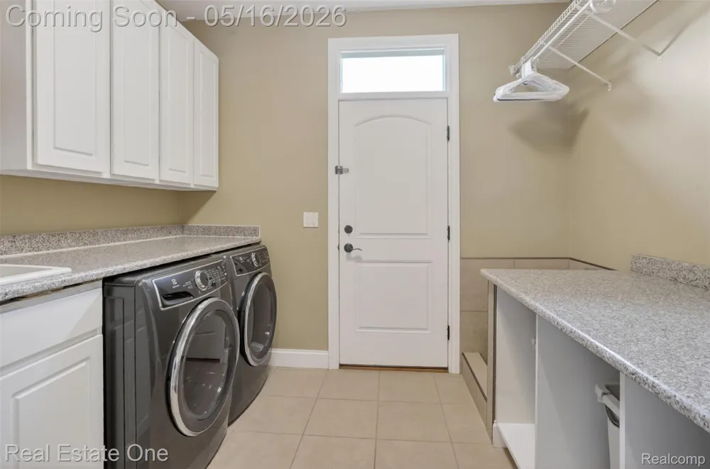 60675 Pontiac Trail Lyon Charter Township, MI 48165