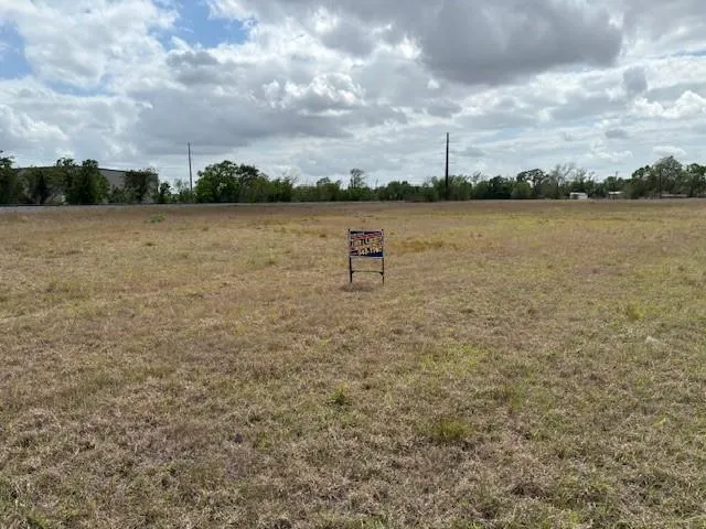 1506 E Jackson Street El Campo, TX 77437