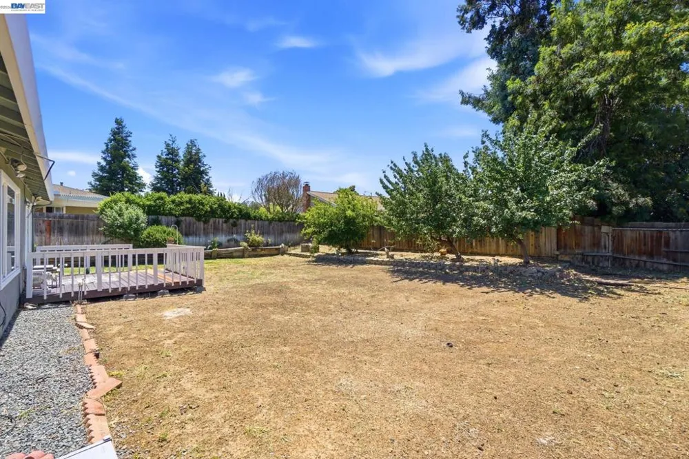 1087 Jensen Dr Pittsburg, CA 94565