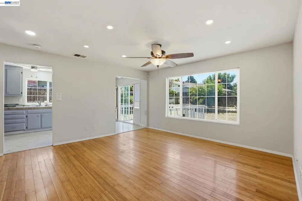 1087 Jensen Dr Pittsburg, CA 94565