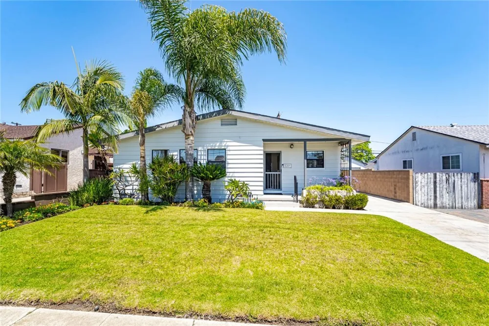 5209 Sepulveda Torrance, CA 90505
