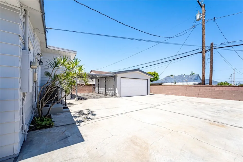 5209 Sepulveda Torrance, CA 90505