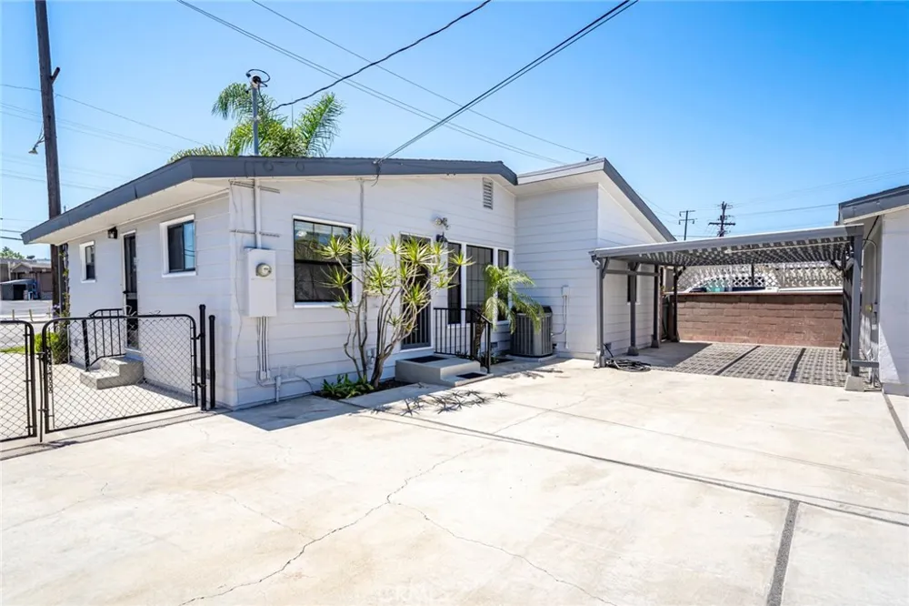 5209 Sepulveda Torrance, CA 90505