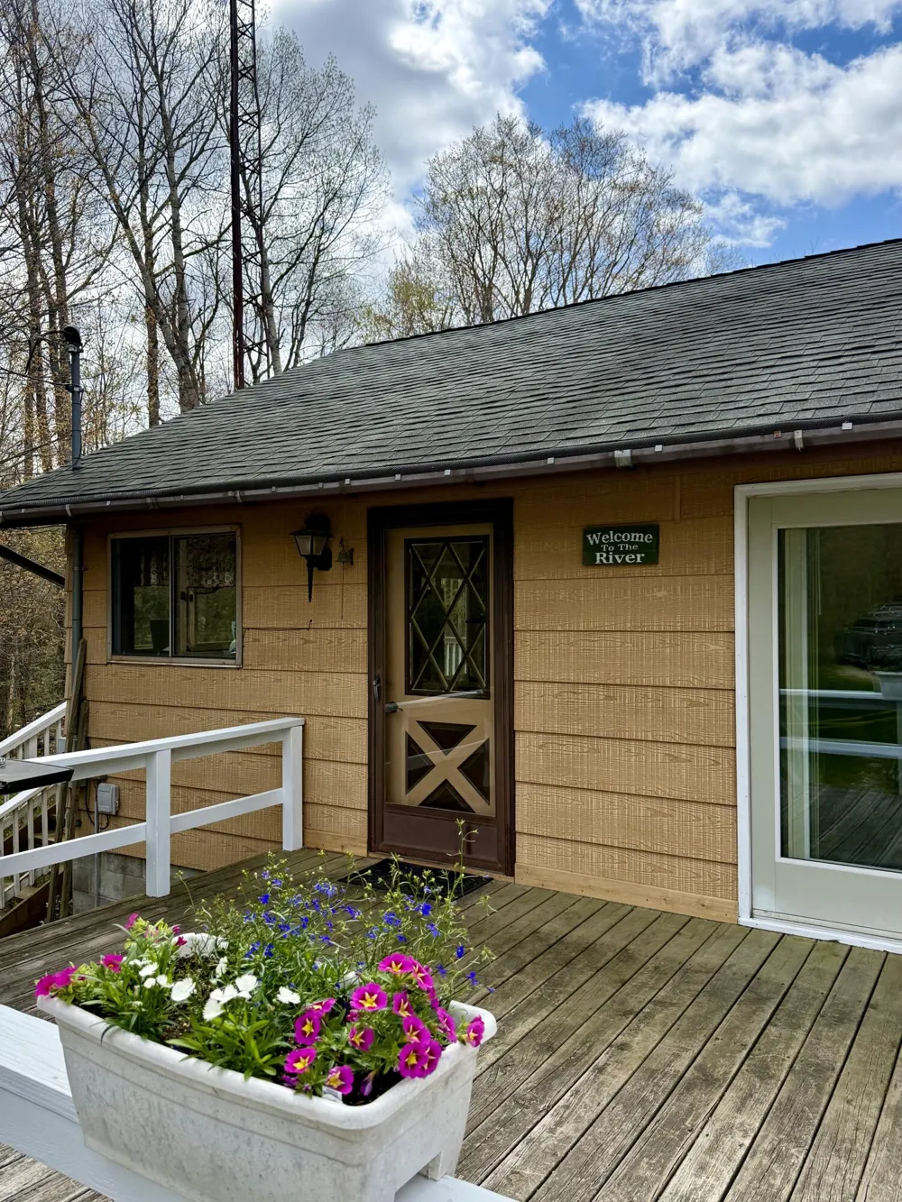 4179 E White River Drive Hesperia, MI 49421