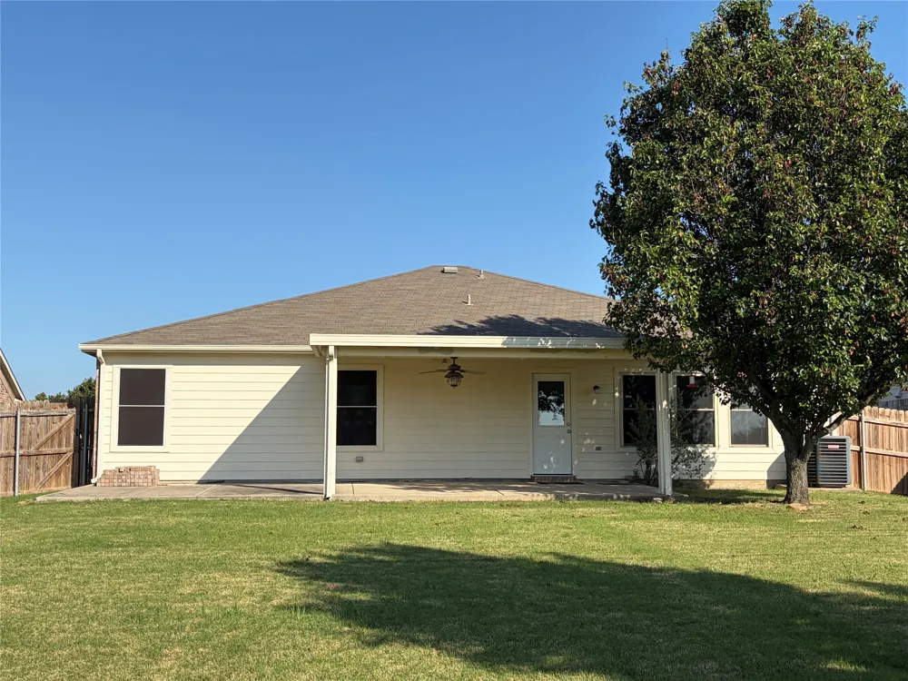 209 Broken Arrow Krum, TX 76249