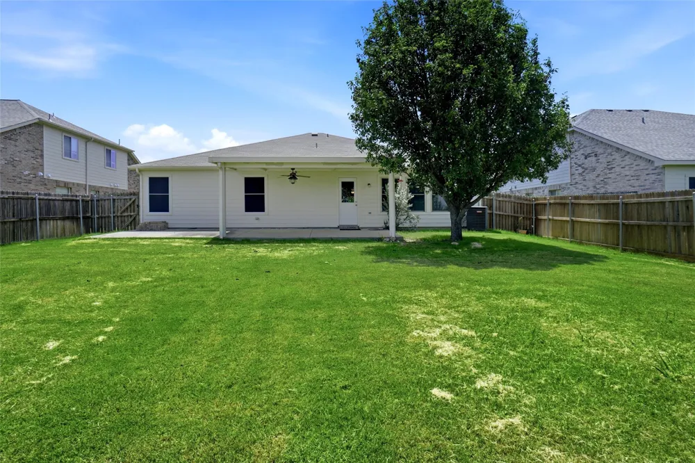 209 Broken Arrow Krum, TX 76249